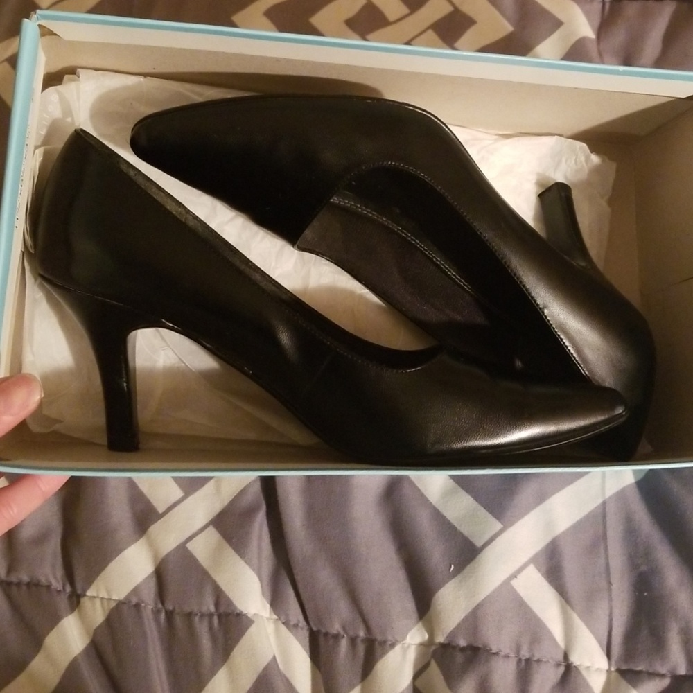 Life Stride Black Heels